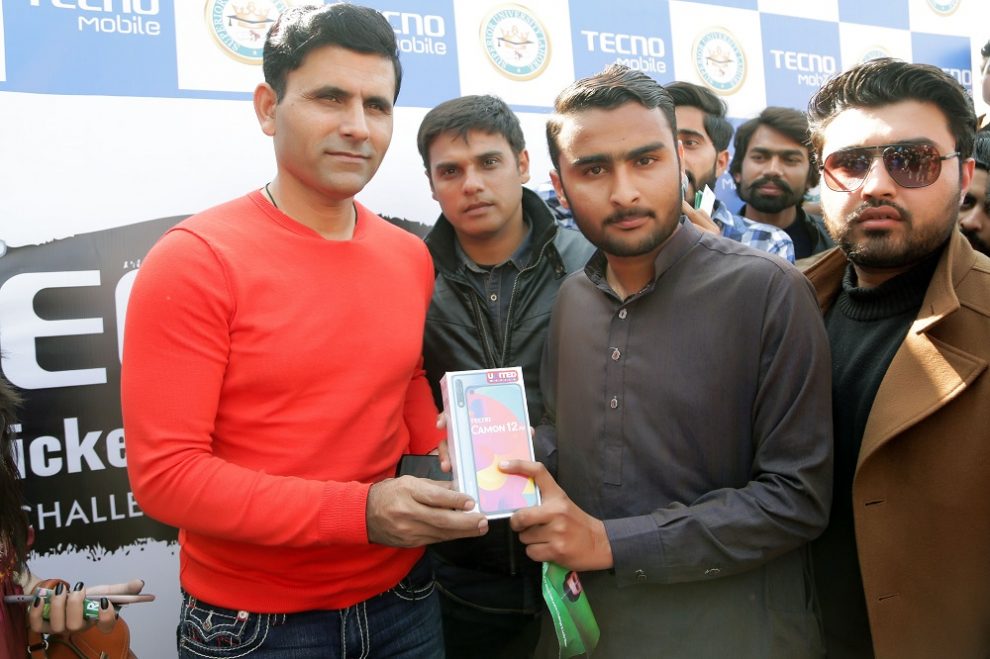 TECNO Cricket Superstar fleet has finally knocked at the doors of Superior University, Lahore; withAbdul Razzaq. After the enthralling presence of Pakistan's